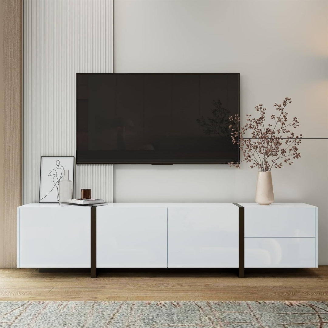 Le charme du rangement avec ce commode avec tiroirs, avec portes, coloris blanc et noir