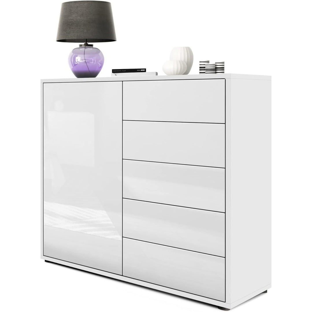 Une touche de caractere, buffet avec tiroirs, avec portes dans un ton blanc